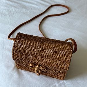 Straw crossbody purse